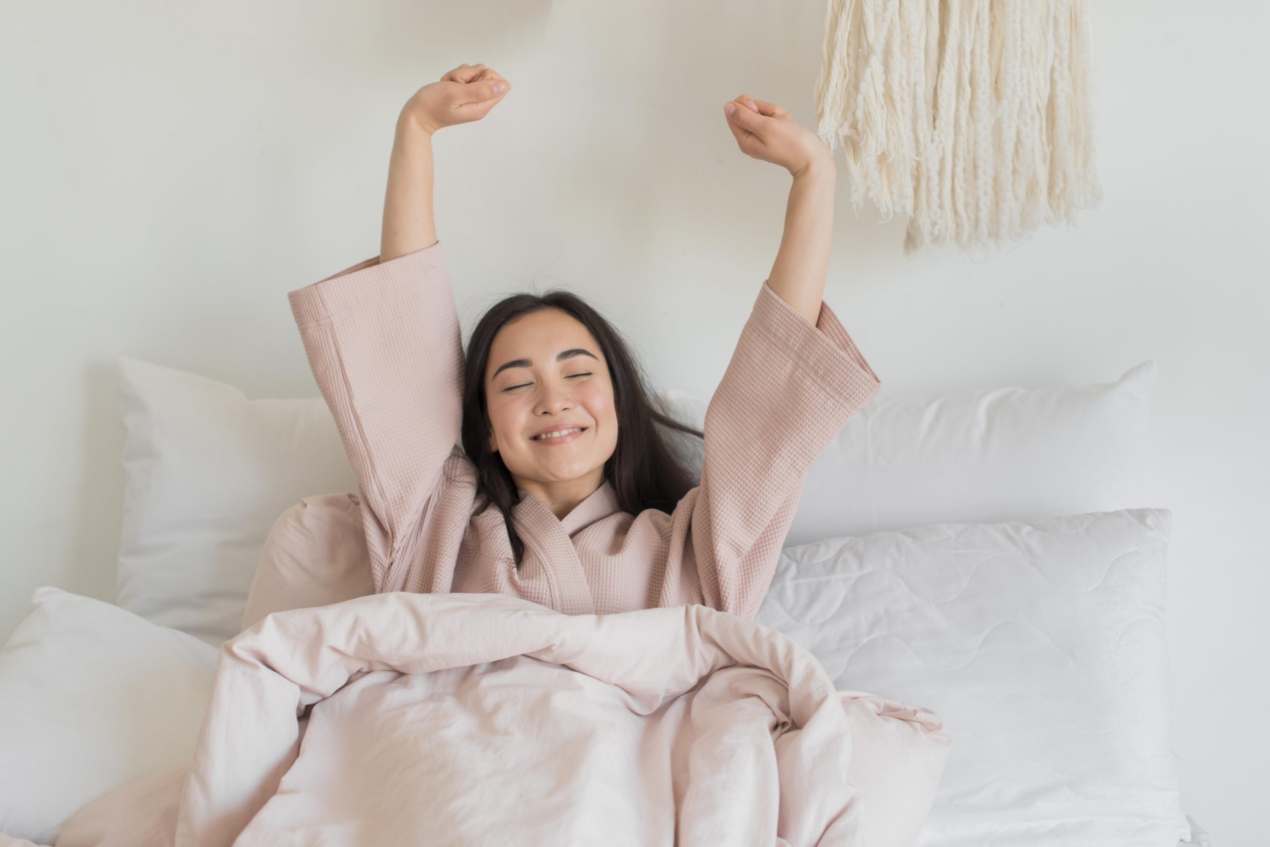 Como acordar mais cedo e com mais energia: segredos para uma boa noite de sono.